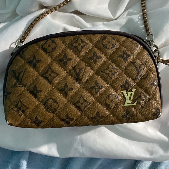 Louis Vuitton Handbags - Genuine LV side bag